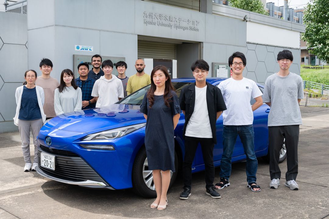Akari Hayashi group
